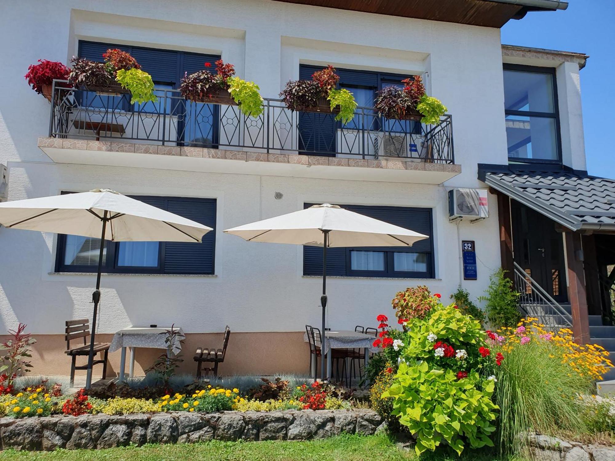 Guesthouse Vila Slunj Exterior photo