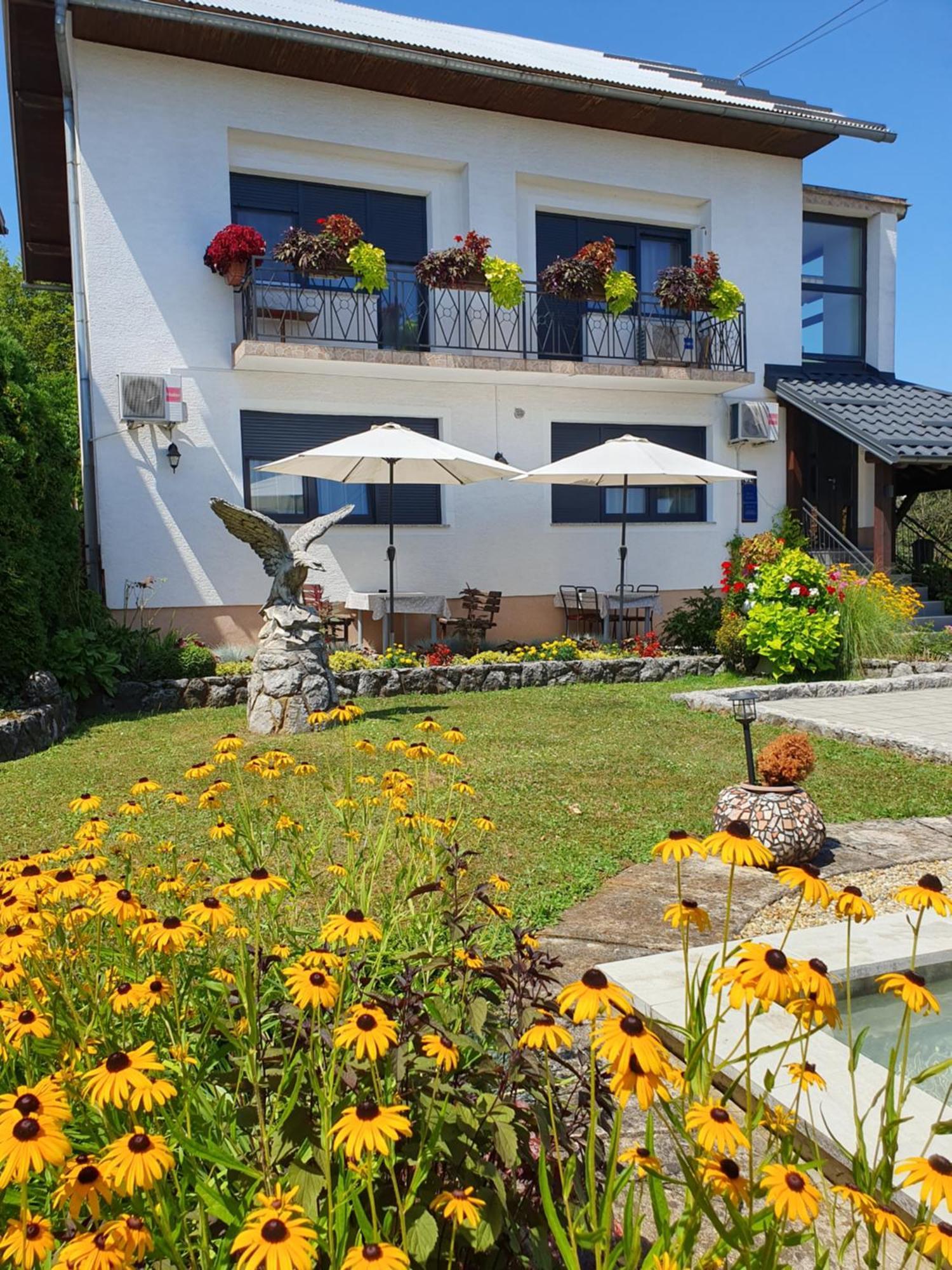 Guesthouse Vila Slunj Exterior photo